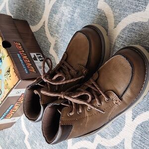 Sketchers Boots, Brown, Lace Up, Waterproof, Boys Size 13, Great Condition